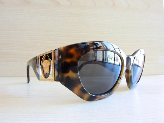 Vintage Tortoise Versace sunglasses GIANNI VERSACE Vintage 90s Tortoise Frame Gold Safety Pin  main image 4