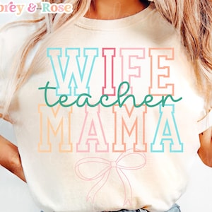 Frau Mama Lehrer PNG SVG Sublimation Cricut geschnitten Datei Umriss Retro Varsity College Universität hell bunt Grafik-Shirt Design DTF