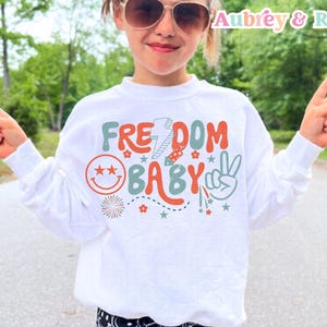 Vrijheid baby digitale PNG sublimatie SVG Cricut gesneden bestand smiley vrede Retro Independence Day 4 juli Memorial Day meisjes peuter kinderen