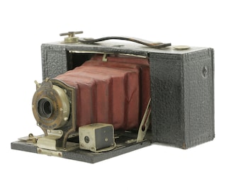 Eastman Kodak  1908 Model IBT Brownie Automatic BrownieCamera with Red Bellows.