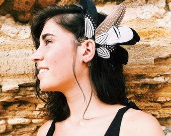 Feather Ear Cuff, feather jewellery, feather accessory, black and white, burning man accessory / festival wear/ boho / shamanic/ ayahuasca