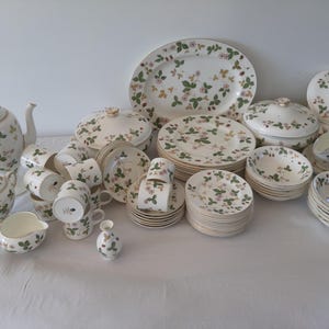 Wedgwood Wild Strawberry Dinner Service, Coffee Cups and Plates