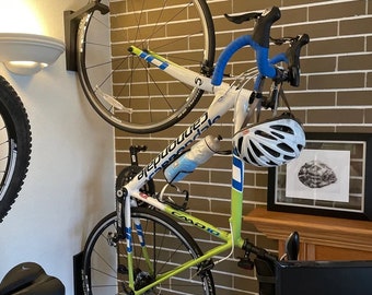 Portabici Da Parete Orizzontale Con Ripiano E Ganci – Modello MI-9020_BLK, Per Garage O Interno, Nero, Capacità Importante