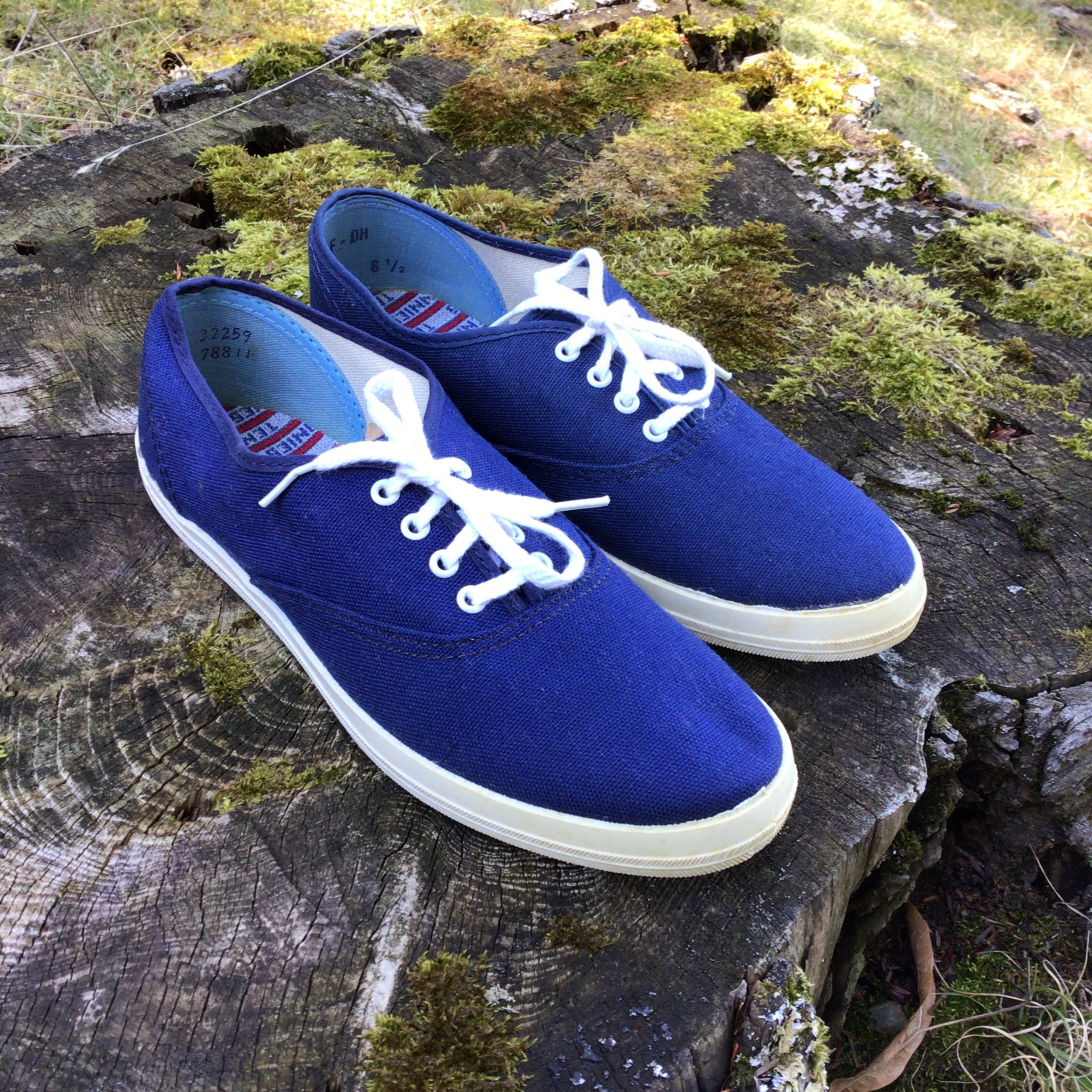 womens vintage canvas sneakers