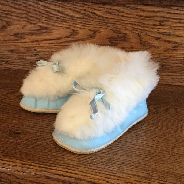 Vintage Baby Shoes - Pale Blue Crib Shoes with White Fur Trim - Size 2 Vintage Crib Shoes - Vintage Baby Booties - Glamorous Baby