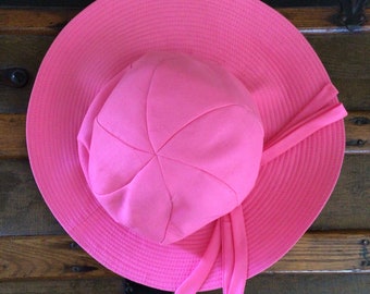 Mid-century BETMAR New York Paris Flamingo Pink Straw/raffia  display picture 1