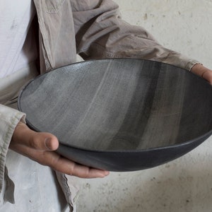 Ceramic large serving bowl