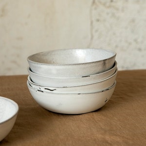 witte keramische kom, modern rustiek aardewerk, soepkom