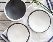 Conjunto de placa cerámica, placa de cerámica de pastel, blanco y negro placa, placa de cerámica, bandeja de aperitivos, que sirve platos, regalo de inauguración de la casa