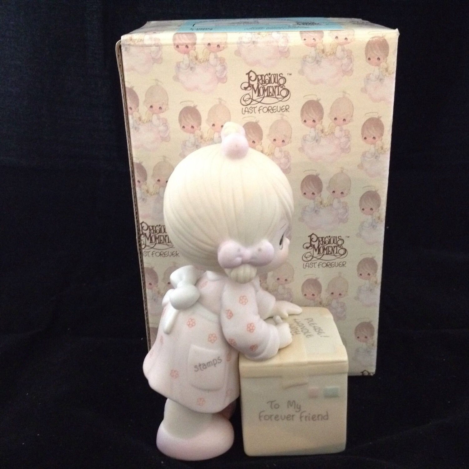 Vintage 1987 Precious Moments "Sharing is Universal" Symbol of Membership figurine with box