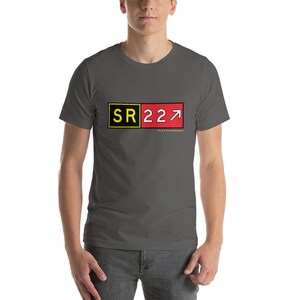 Cirrus SR22 Airport Taxiway Sign Aviation Pilot T-Shirt