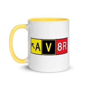 Caneca de cerâmica com sinal de pista de táxi AV8R (11 onças)