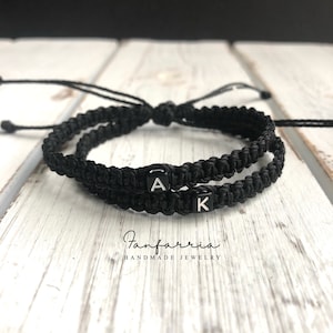 Pulseras de pareja con iniciales personalizadas, pulseras con iniciales, negras para él y para ella, regalo de aniversario a distancia, pulsera a juego, maratón