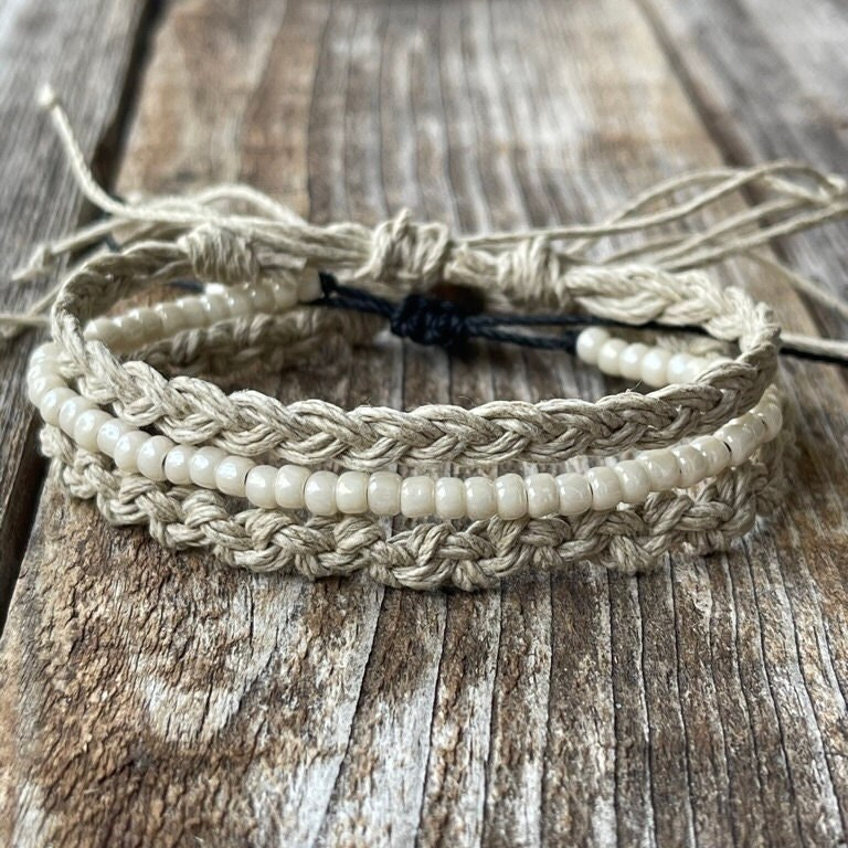 ボヘミアンシックなヘンプブレスレットまたはアンクレットセット