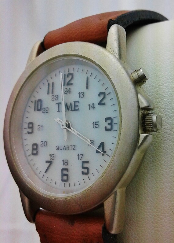 Brand New Mens Time Quartz watch with leather & brush… Gem