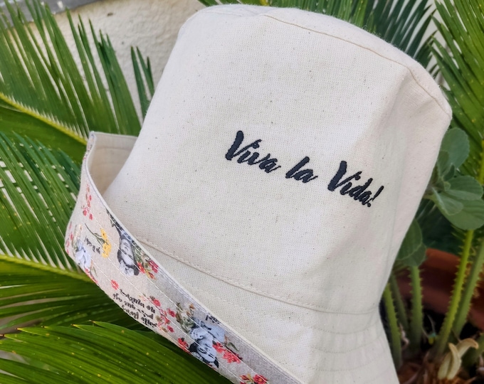 Panama Frida Kahlo in ecru cloth, reversible, with "viva la vida" embroidery Reversible cloth hat. Embroidered fabric hat. Women Hat. Hats