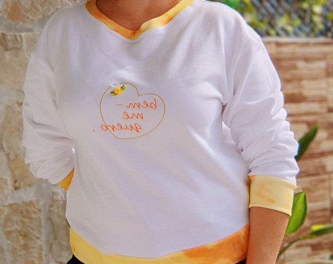 Women's sweatshirt in white carded cotton with inspirational embroidery "I love you" with yellow accents