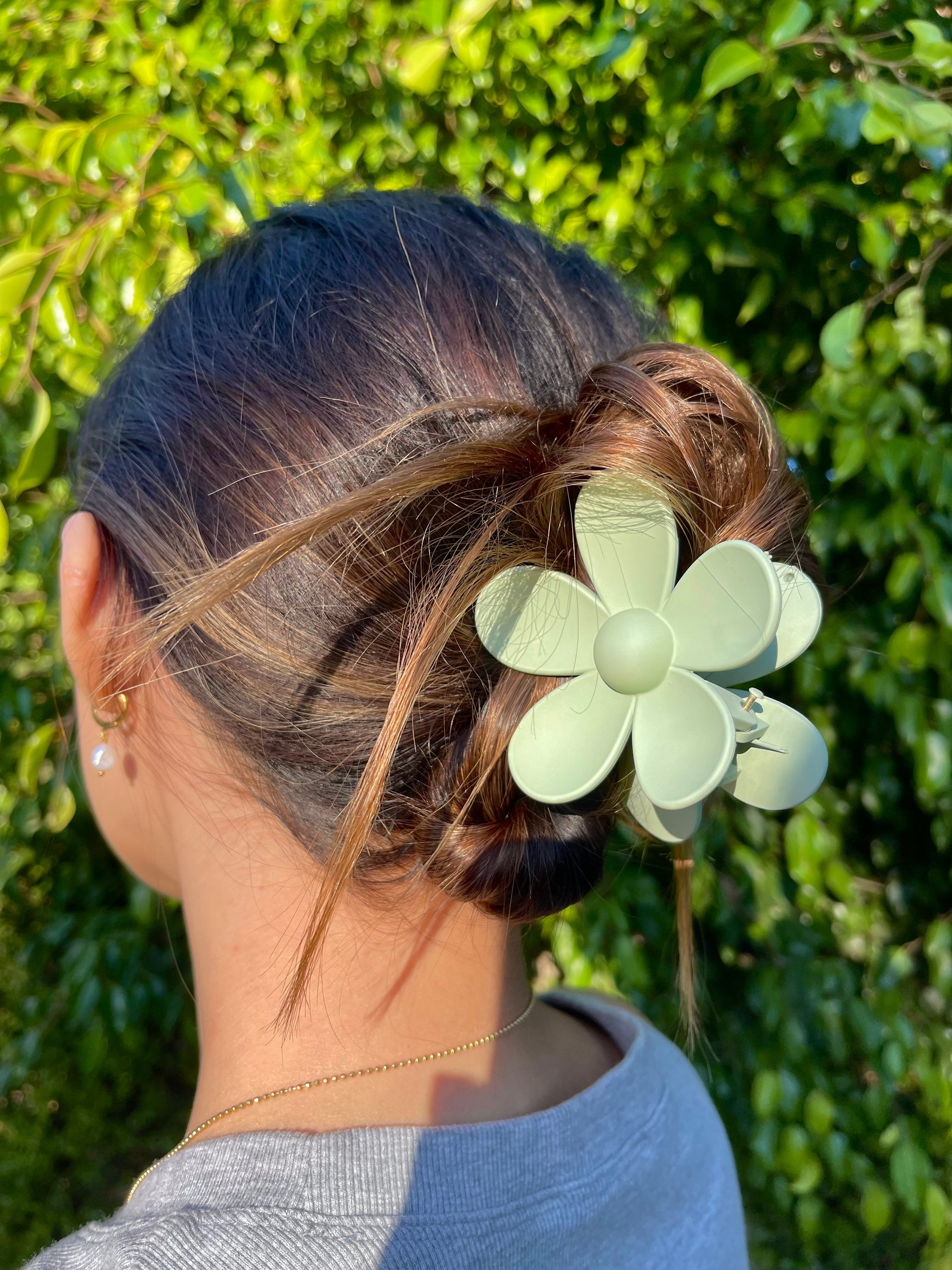 Daisy hair clip Clearance