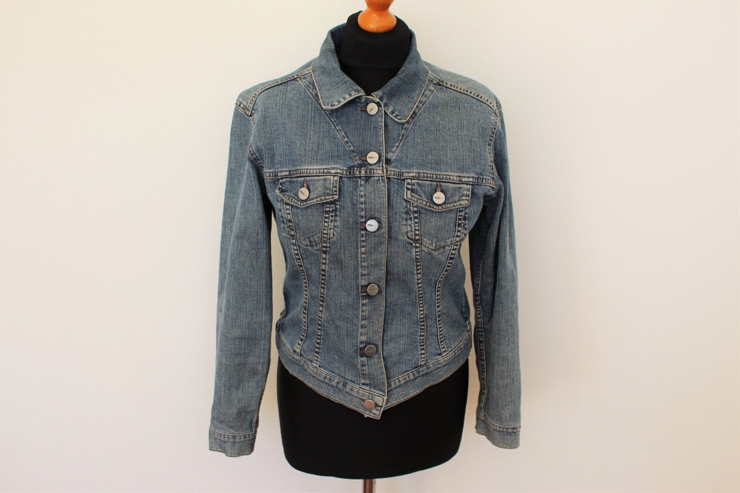 cropped fitted jean jacket