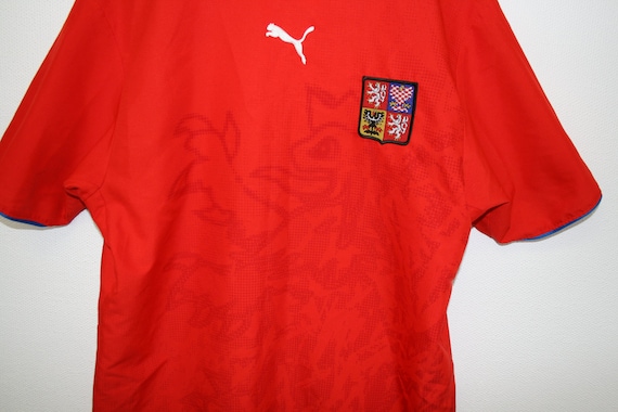 red puma shirt