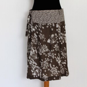 Coton fleuri jupe marron blanc Midi jupe d’été jupe Vintage taille moyenne à grande