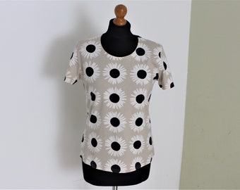 MARIMEKKO Top Beige White Flower Top Short Sleeve Shirt  Daisy top Small to Medium  Size