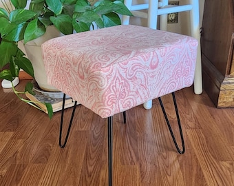 Vintage Stool, Mid Century Stool, Hairpin Legs, Retro Furniture, Retro Stool, Rose Pink Foot Stool