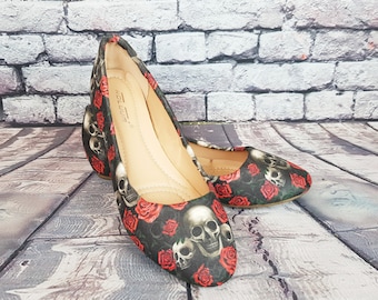 Skulls and roses, Goth shoes, skull shoes, women shoes, alternative shoes, halloween, pumps, gift for her, red shoes, gothic, custom shoes