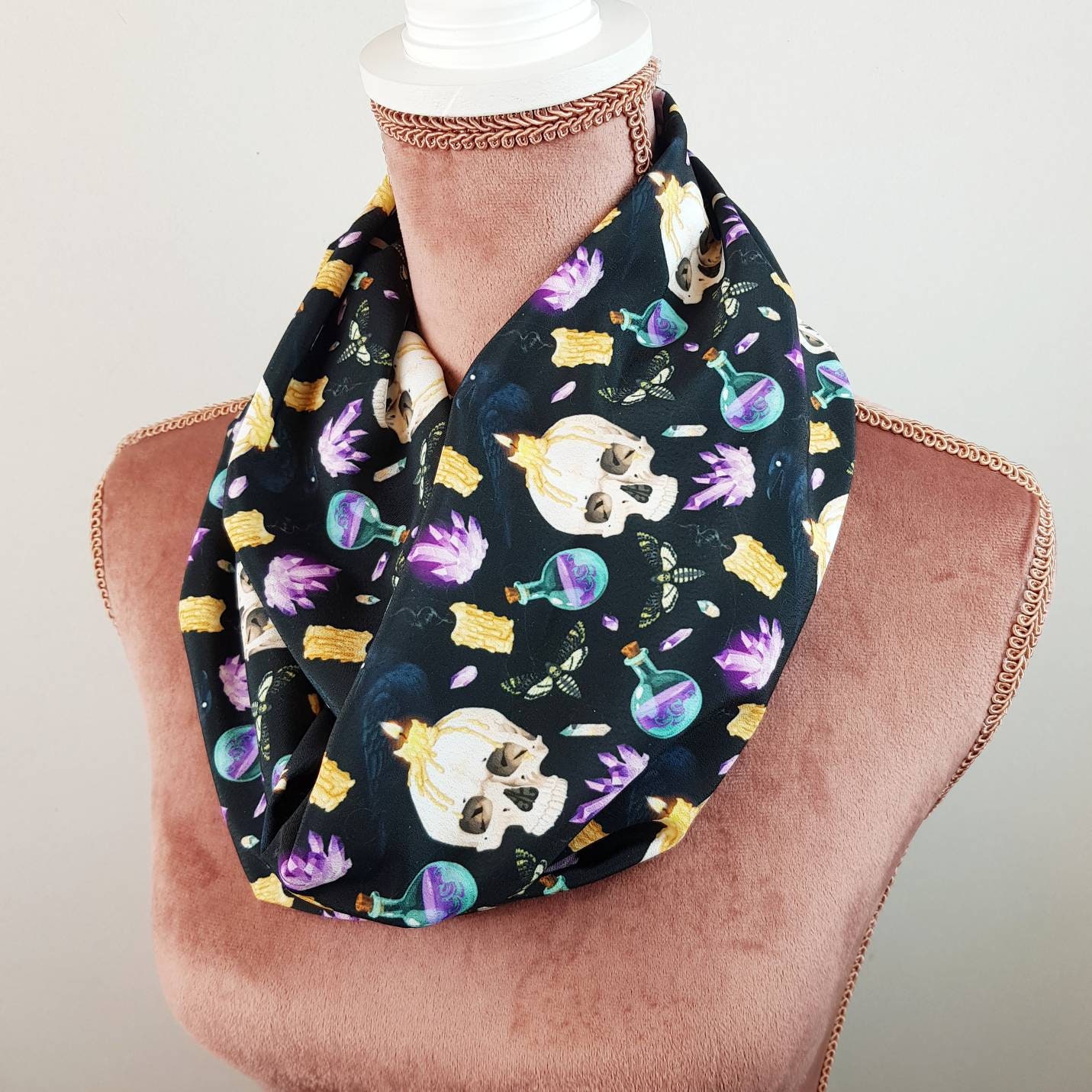 Bufanda de calavera bufandas infinitas de cuervo gótico - Etsy