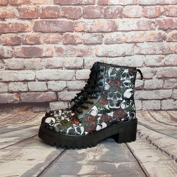 Calaveras y rosas rojas botas góticas zapatos de calavera | Etsy México