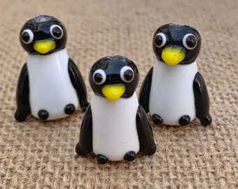 2 | 5 Winter Penguin Beads | Lampwork Glass | Penguin Jewelry | 13x18mm