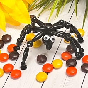 Adornos de araña con cuentas negras / Manualidades de Halloween / Regalos de fiesta / Kits de bricolaje (5 x 7,6 cm)