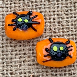 3 | 5 Black Cat Head on Orange Beads | Lampwork Glass | Halloween Jewelry | 11x15mm
