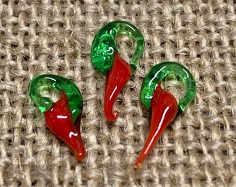 5 Mini Red Hot Chili Pepper Charms | Vegetable Jewelry | Lampwork Glass | 4-6x5-12mm