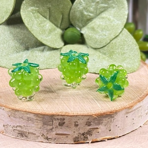 3 | 5 Green Grapes Beads | Lampwork Glass | Summer Fruits | Food Jewelry | 14x12mm