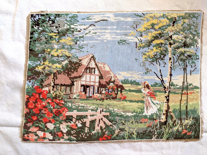 /'Cottage garden/' 19 12 x 14 12 Lovely Vintage French Needlepoint Tapestry completed hand sewn tapestry