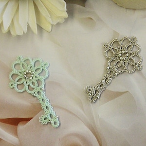 Tatting lace necklace pendant pdf pattern (The Magic Key)