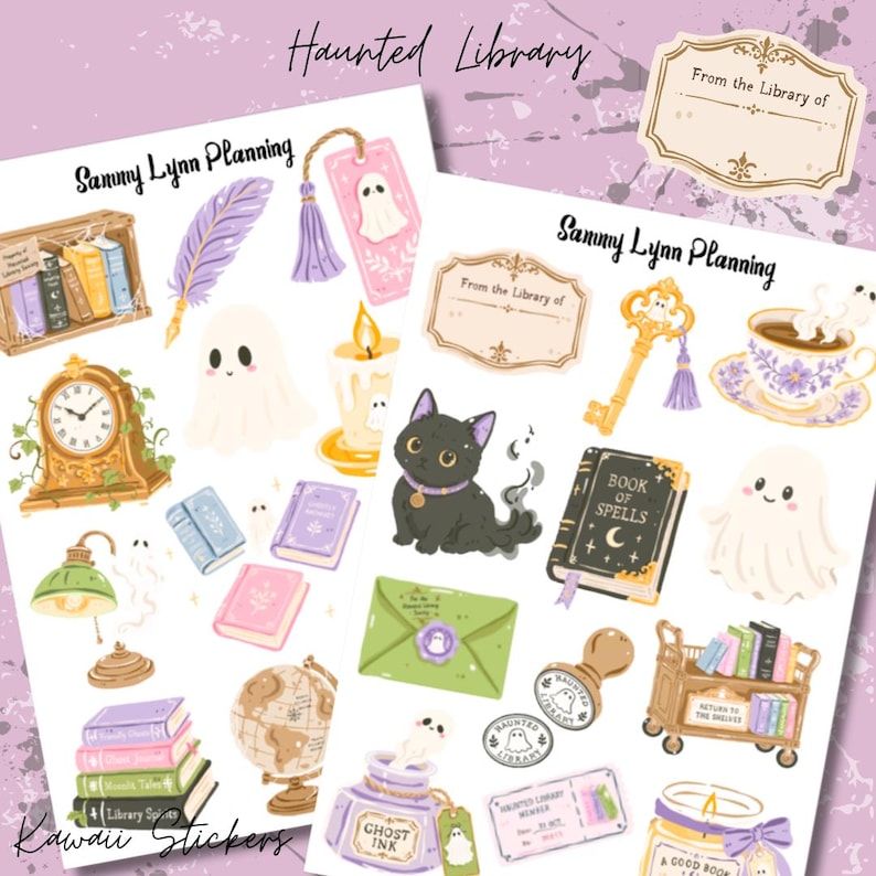 Op de afbeelding: Een stickervel getiteld Haunted Library van Sammy Lynn Planning met illustraties van geesten, een zwarte kat, boeken, een wereldbol, een veer, een kaars, een theekopje, een sleutel, een groene envelop, een stempel en een bibliotheekkarretje met boeken.