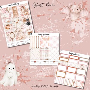K&ouml;nnte beinhalten: Ein Set aus drei Aufkleberb&ouml;gen mit der Aufschrift Ghost Room und Sunny Lynn Planning, mit Aquarellillustrationen von Geistern, einer Fledermaus, einer schwarzen Katze und verschiedenen Mustern in Altrosa, Braun und Wei&szlig;, inklusive Boxen.