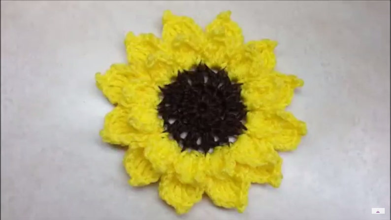 Easy Crochet Sunflower Pattern DIGITAL DOWNLOAD ONLY image 1