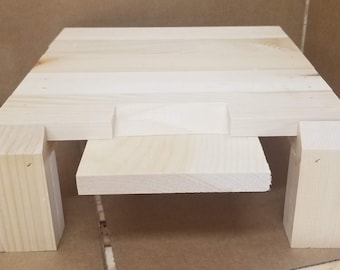 Warre hive base with or without screened bottom