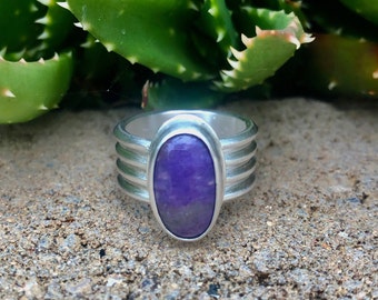 Anillo de piedra preciosa de charoita, banda ancha de plata de ley, talla 8.75 (EE. UU.)