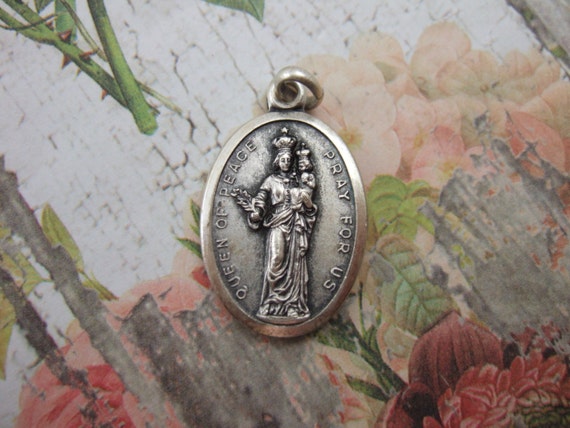 Blessed Virgin Mary QUEEN of PEACE medal 25mm sil… - image 1