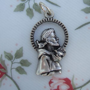 ST. FRANCIS of ASSISI Patron Pets, Animals silvertone Catholic Religious Pendant medal