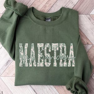 Personalized Maestra Sweatshirt, Floral Spanish Teacher Sweatshirt, Maestra Bilingue Shirt, Bilingual Teacher Gift, Custom Teacher Name Tee