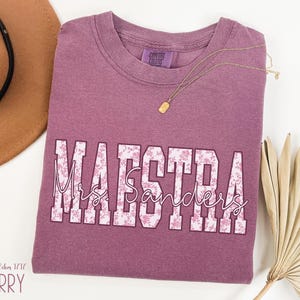 Personalized Maestra Shirt, Floral Spanish Teacher Tshirt, Cute Maestra Bilingue Teacher T-Shirt, Toile De Jouy Custom Teacher Name Shirt
