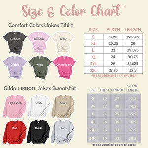 Pode incluir: Tabela de tamanhos e cores para camisetas e moletons unissex. A tabela mostra as medidas de largura, comprimento, peito e comprimento da manga em polegadas para os tamanhos S, M, L, XL, 2XL e 3XL. As cores das camisetas s&atilde;o Pepper, Blossom, Ivory, Orchid, Moss e Crunchberry. As cores dos moletons s&atilde;o Rosa claro, Branco, Areia, Vermelho, Preto e Cinza.