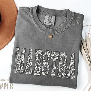 Personalized Maestra Shirt, Floral Spanish Teacher Tshirt, Cute Maestra Bilingue Teacher T-Shirt, Toile De Jouy Custom Teacher Name Shirt