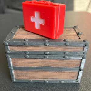 Dead By Daylight [Inspirerad av] Överlevnadsföremål - Kista - Medkit - Verktygslåda - Dekor - Konstverk - Gåva