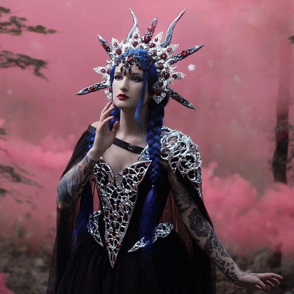 Gothic Fantasy Wedding Dress Elven Bridal Dress Cape Warrior Princess Fantasy Gown Veil Halloween Wedding Armor Corset Dress Fairytale Cloak